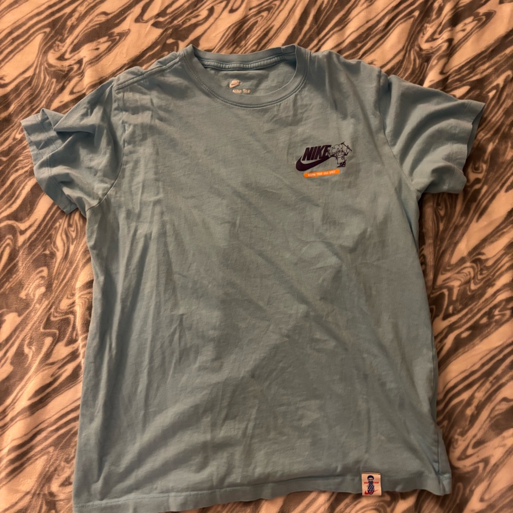 Nike graphic t shirt